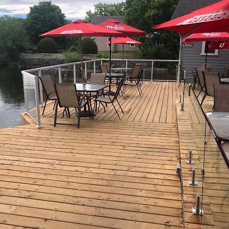 The Bobcaygeon Inn Exterior foto