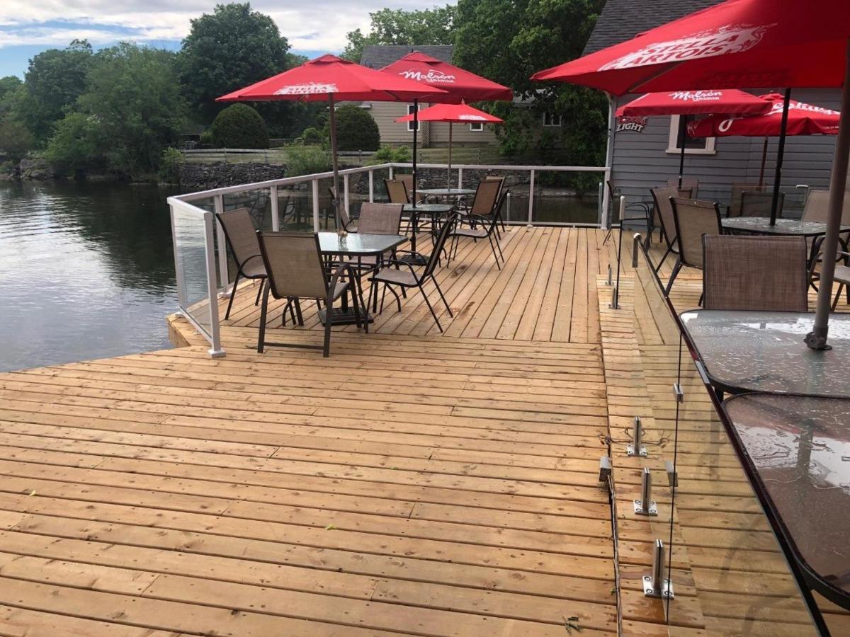 The Bobcaygeon Inn Exterior foto